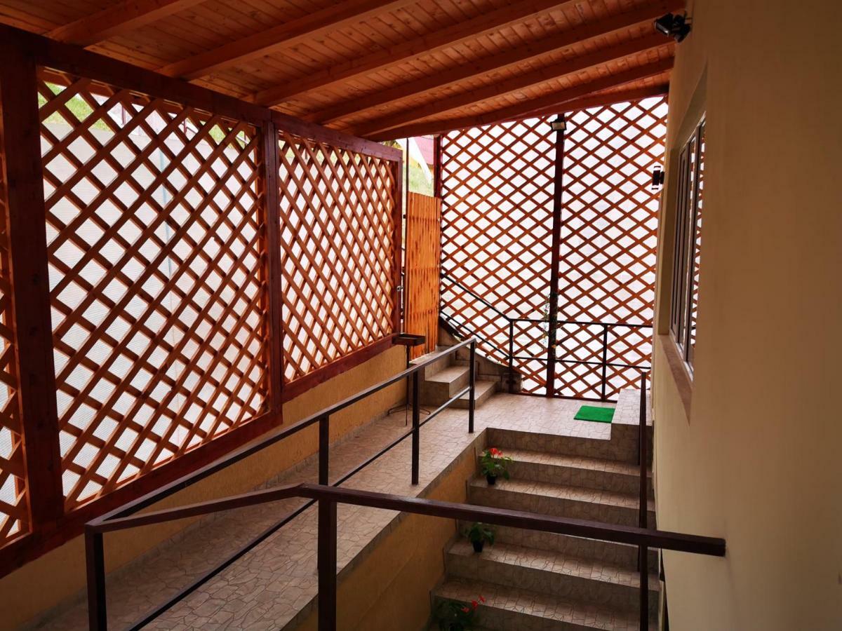 Pensiunea La Ionica Dîmbovicioara Exterior foto